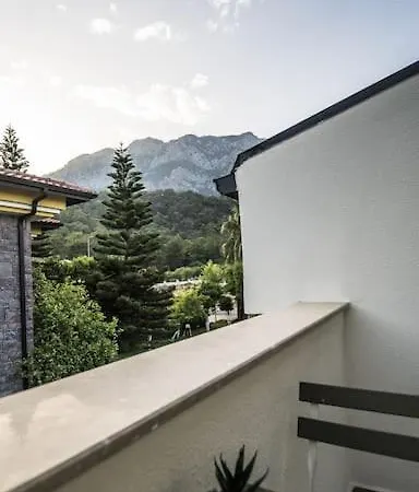 Meta Homes - 2 - Vila *
