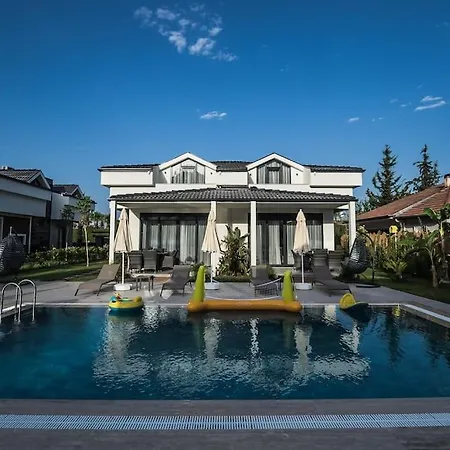 Meta Homes - 2 - *