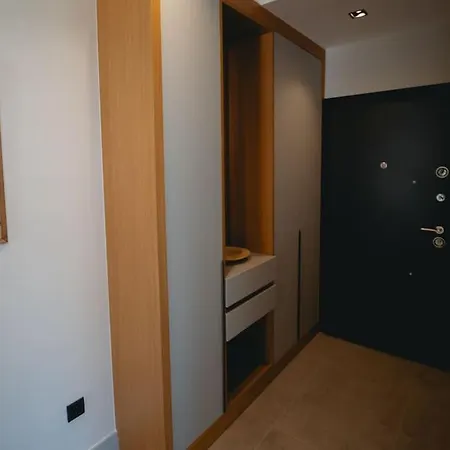 Meta Homes - 2 - *